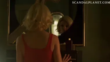 Негр трахает раком блондинку Эмили Мид в сериале «Двойка»