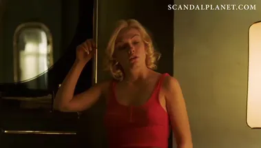 Негр трахает раком блондинку Эмили Мид в сериале «Двойка»
