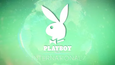 Ангелок в сексуальном нижнем белье Лиза Модпали в фотосессии Playboy